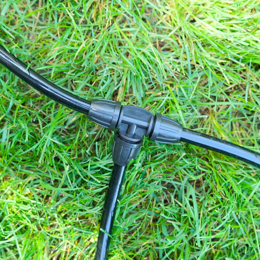 Drip Irrigation Fittings - 5pcs - Splitter 3 Way Lock T Connectors - This comprehensive set includes high-quality barbed tee fittings, crafted to ensure a seamless push-to-connect drip irrigation system for your plants.